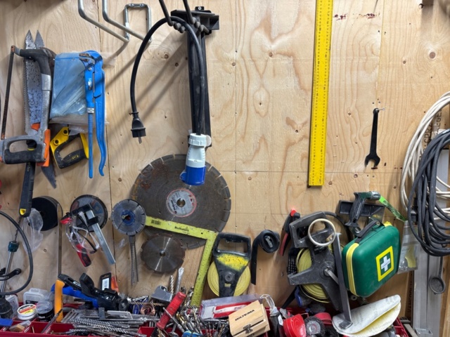 1389120-4 Stor mängd verktyg, borr, hålsågar