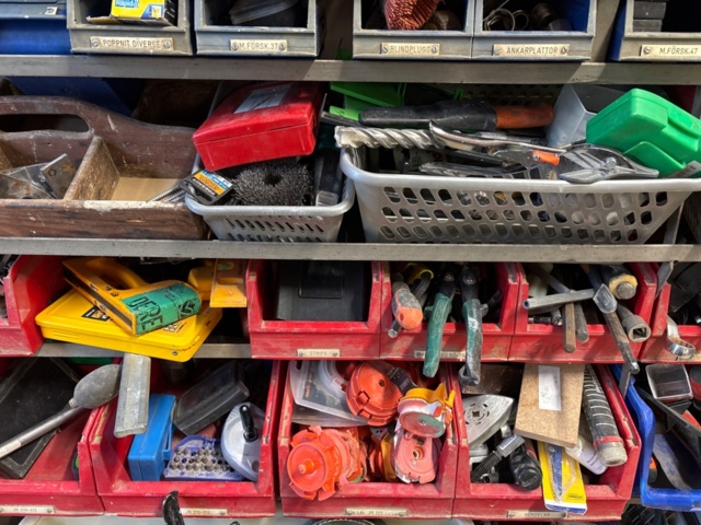 1389120-8 Stor mängd verktyg, borr, hålsågar