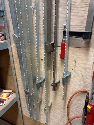 1389122-2 Tvingar 13st olika längder