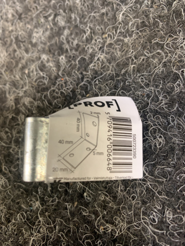 1464022-3 Ca 200 st Vinkelbeslag Prof 40X40X2X20mm