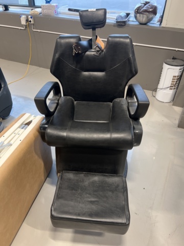 1420408-5 Frisörstol och massagebänk