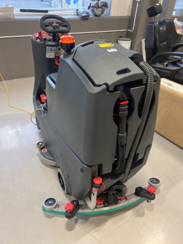 1420407-2 Skurmaskin - Numatic CRL8072/50T