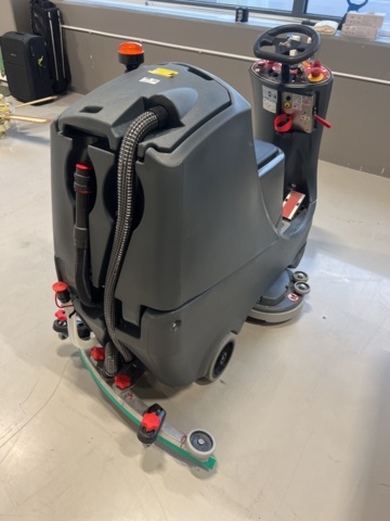 1420407-3 Skurmaskin - Numatic CRL8072/50T