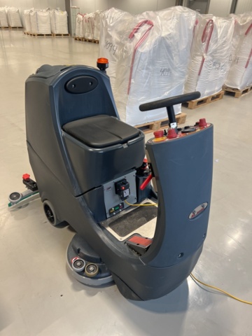 1420407-4 Skurmaskin - Numatic CRL8072/50T