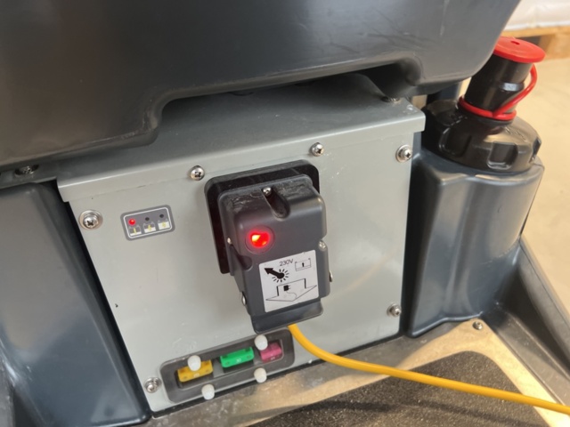 1420407-11 Skurmaskin - Numatic CRL8072/50T