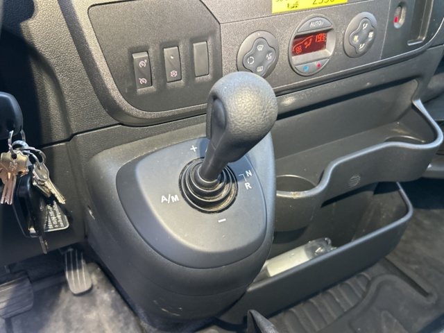 1457311-24 Ice cream truck Renault Master Chassi Cab 3.5 T 2.3 dCi Quickshift, 170hp, 2019