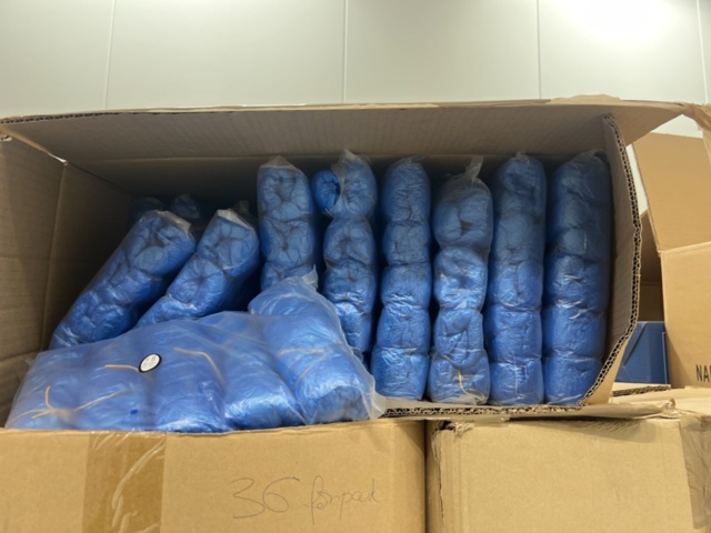 1420434-2 Skoskydd och dispensrar ca 20 pall