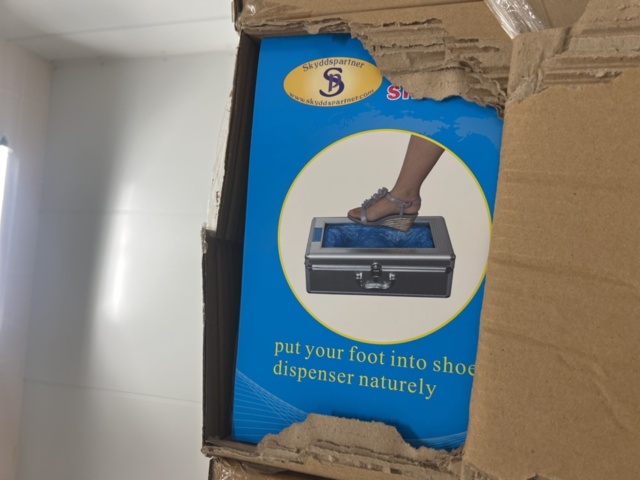 1420434-3 Skoskydd och dispensrar ca 20 pall