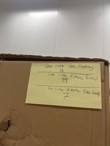 1420434-8 Skoskydd och dispensrar ca 20 pall