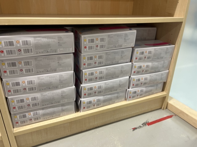 1420437-4 Samling med engångshandskar - Rubberex