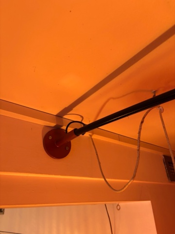 1389134-4 Stolar, taklampor, fönsterdekorationer, grytor