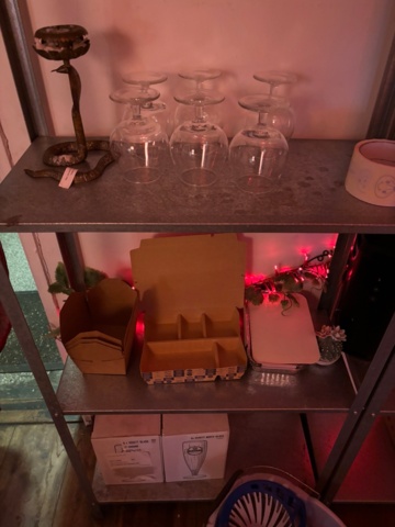 1389135-2 Plåthyllor, glas, marchaller, kvittorullar