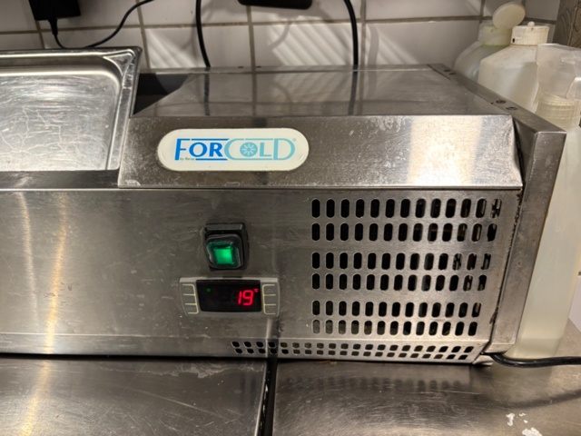 1389149-2 Salad chute Forcold