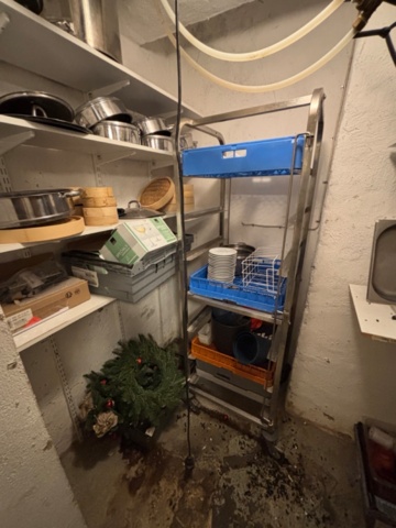 1389151-2 Källarförråd