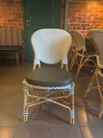 1464762-1 Caféstolar / Bistrostolar – 32 st – med dynor