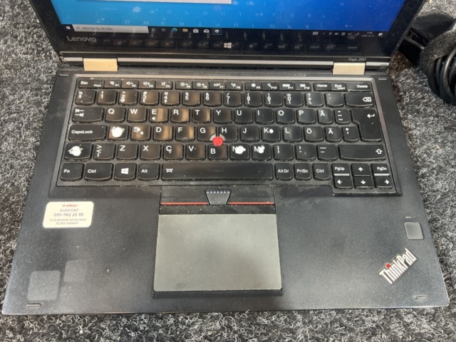 1384599-3 Laptop with charger - Lenovo ThinkPad Yoga 260 with Intel Core i5, 8 GB RAM