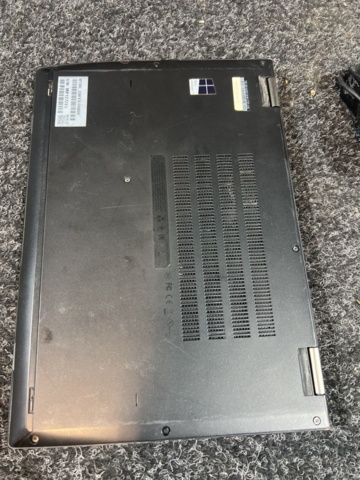 1384599-9 Laptop with charger - Lenovo ThinkPad Yoga 260 with Intel Core i5, 8 GB RAM