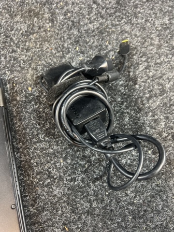 1384599-10 Laptop with charger - Lenovo ThinkPad Yoga 260 with Intel Core i5, 8 GB RAM