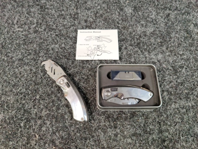 1464786-1 40 pcs Metal Blade Knives