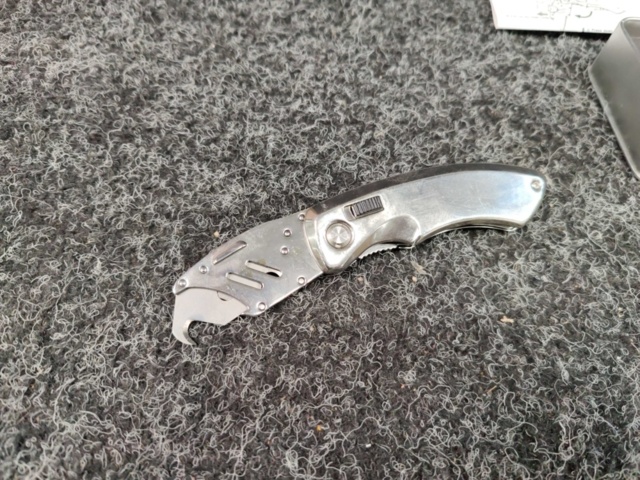 1464786-3 40 pcs Metal Blade Knives