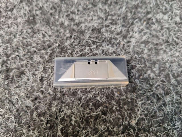 1464786-6 40 pcs Metal Blade Knives