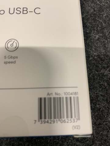 1464780-3 Assortment of home electronics