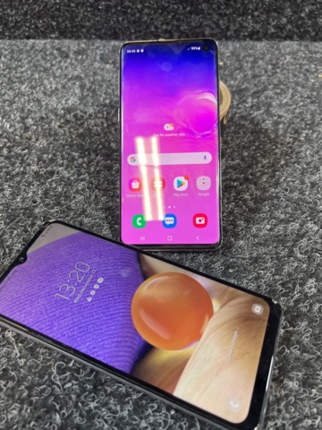 1384607-1 Mobiltelefoner 2 st, utan laddare - Samsung Galaxy A32 5G och Galaxy S10