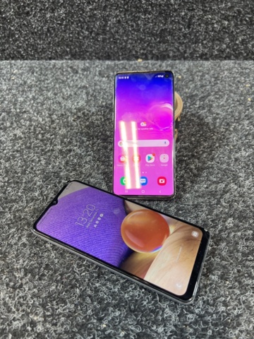 1384607-2 Mobiltelefoner 2 st, utan laddare - Samsung Galaxy A32 5G och Galaxy S10