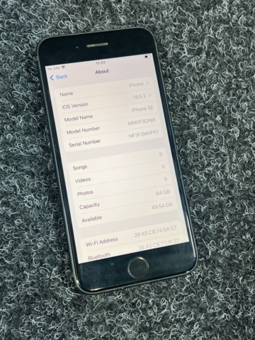 1431632-3 Mobiltelefoner 3 st utan laddare - Apple iPhone SE, 64 GB