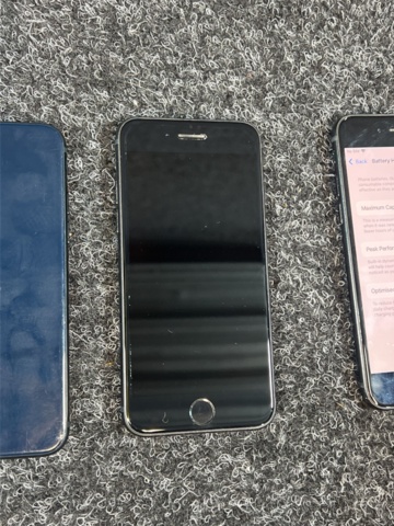 1431632-5 Mobiltelefoner 3 st utan laddare - Apple iPhone SE, 64 GB