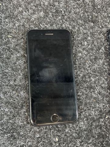 1431632-8 Mobiltelefoner 3 st utan laddare - Apple iPhone SE, 64 GB