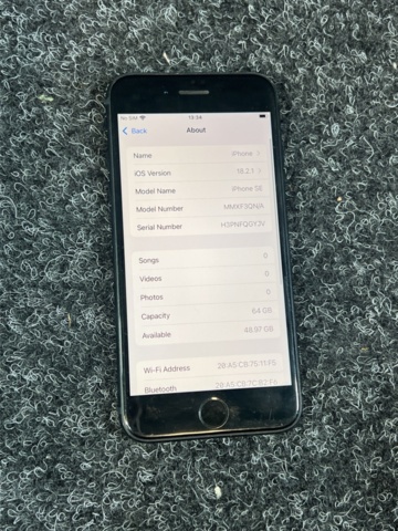 1431632-9 Mobiltelefoner 3 st utan laddare - Apple iPhone SE, 64 GB