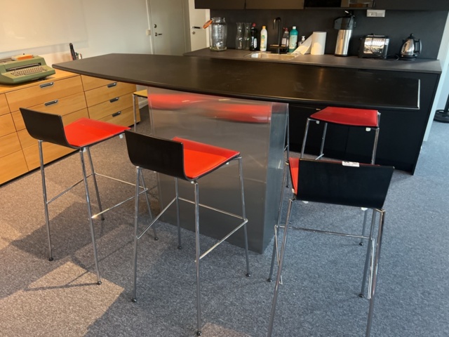 1384613-1 Barbord med 6 barstolar - Danerka