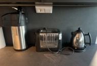 1384614 Köksutrustning - Porslin, glas, bestick och elapparater