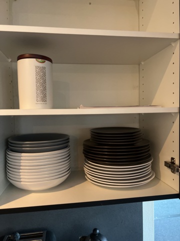 1384614-2 Köksutrustning - Porslin, glas, bestick och elapparater