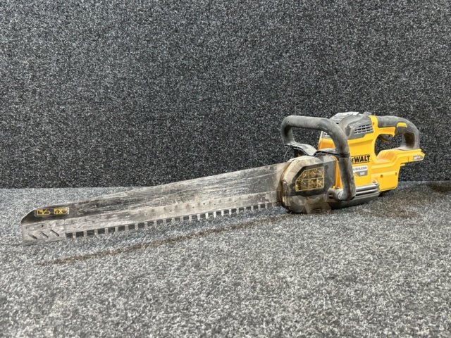 1457351-1 Alligator saw - DeWalt DCS397