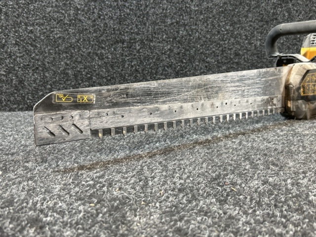 1457351-3 Alligator saw - DeWalt DCS397