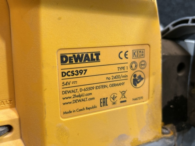 1457351-4 Alligator saw - DeWalt DCS397