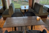 1372772 Soffgrupp med bord och stolar