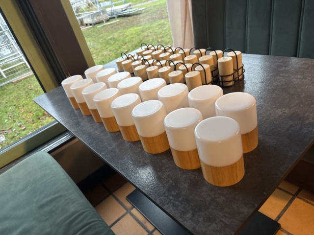 1372775-4 Bordslampor med laddfunktion samt salt- och pepparkar