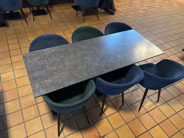 1372777-1 Matgrupp med 2 bord och 6 stolar