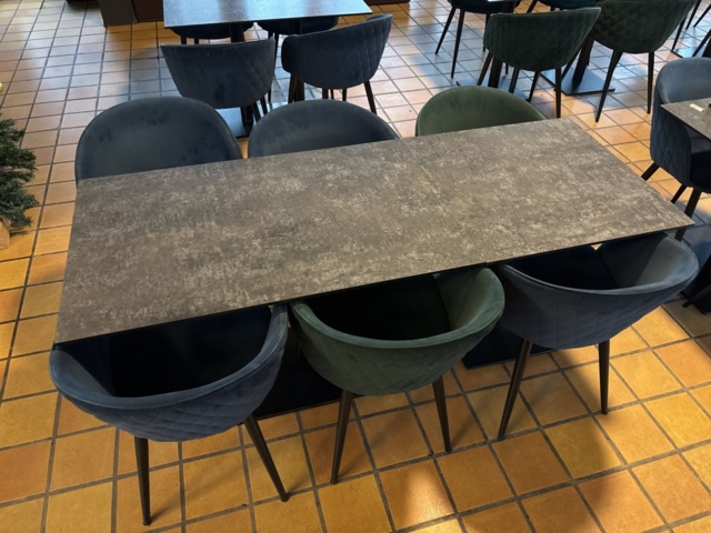 1372777-2 Matgrupp med 2 bord och 6 stolar