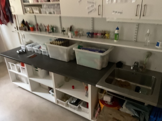 1197358-2 Everything in the room