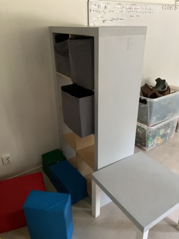 1197359-2 Everything in the room