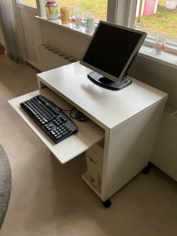 1197359-6 Everything in the room