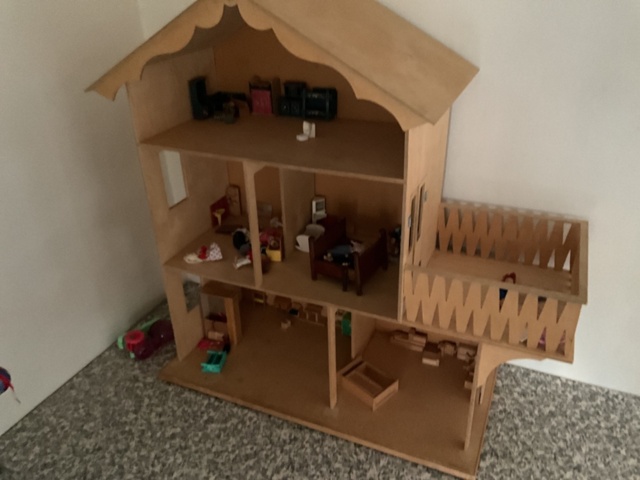 1197359-10 Everything in the room