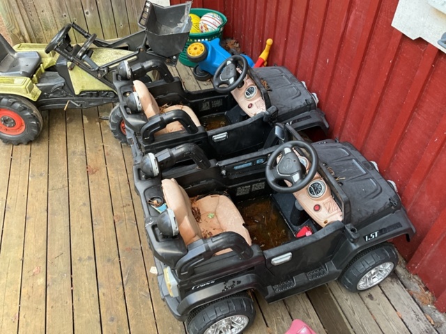 1197360-4 Various outdoor toys