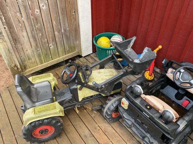 1197360-5 Various outdoor toys