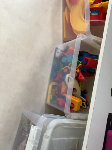 1197361-13 Shelf with children's books, games and crafts