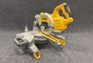 1465354 Kap- & gersåg Dewalt DCS777